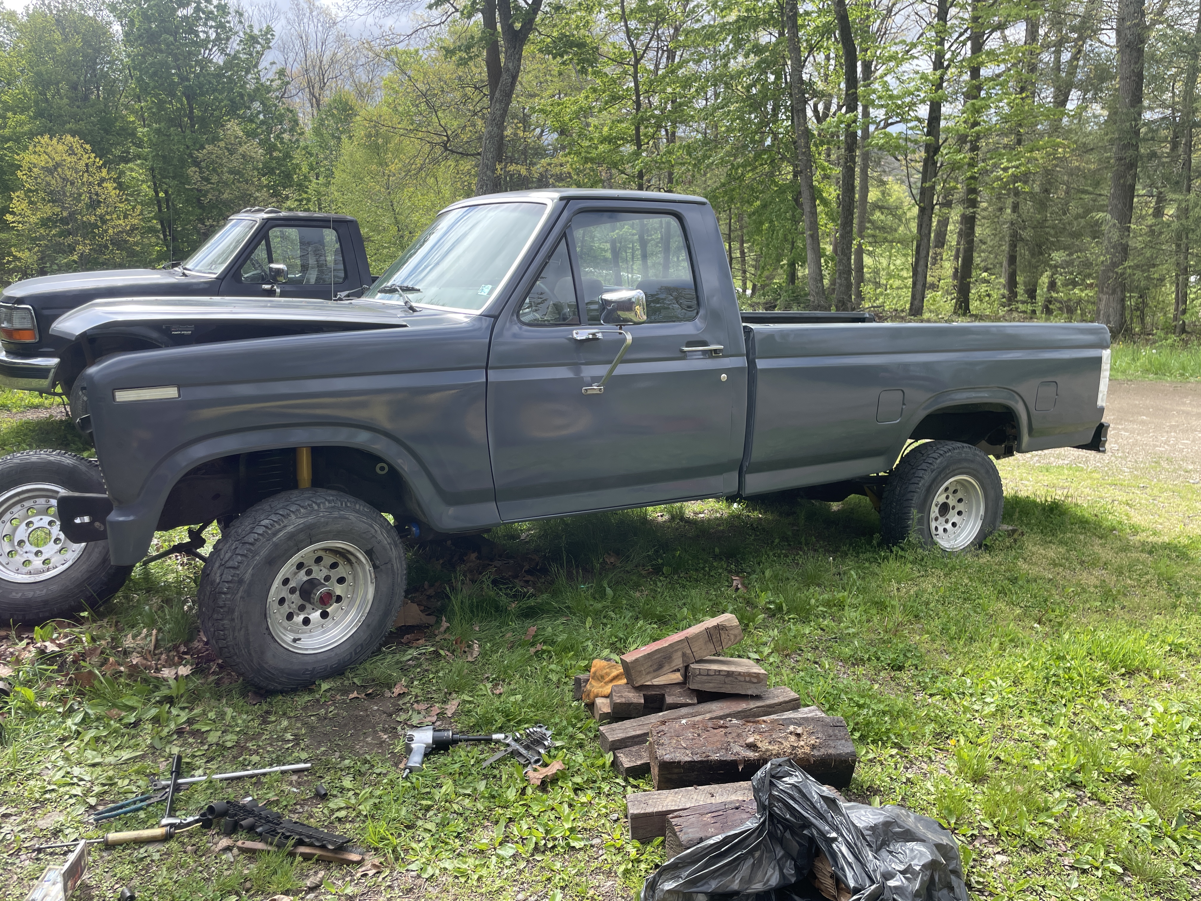 Axle back in and wheels on sitting on its own weight